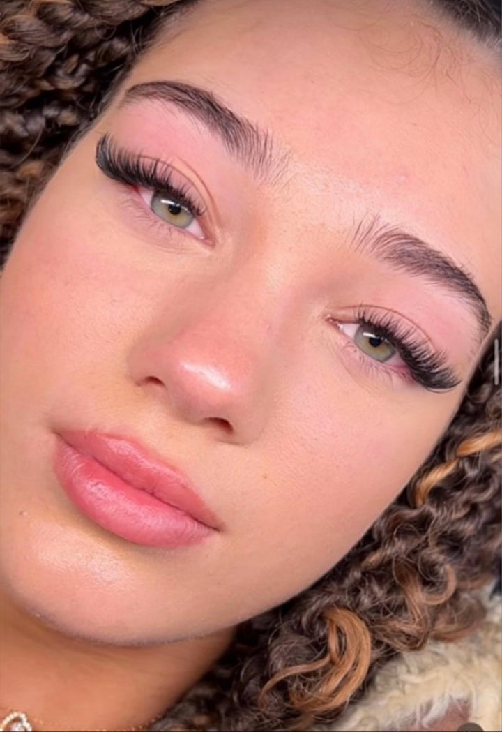 Volume + Mega Volume Lash Training